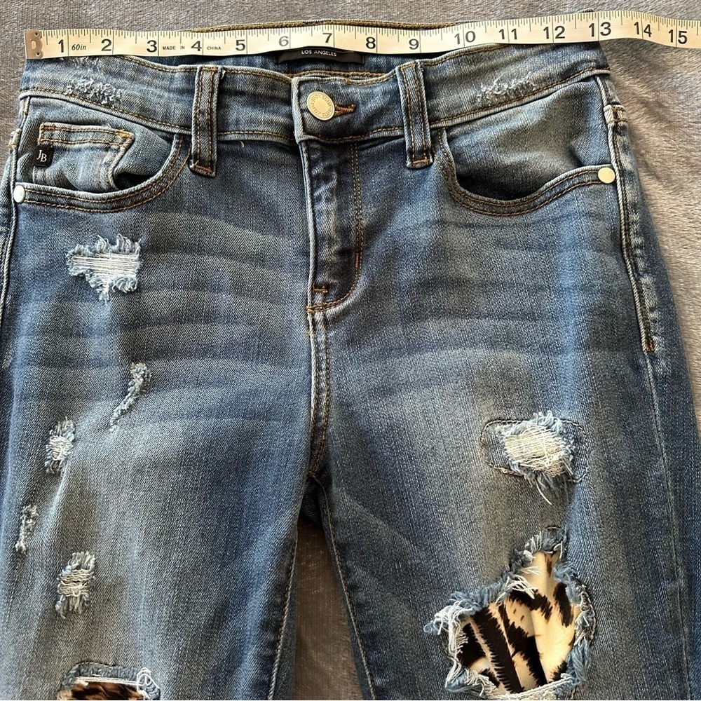 Judy Blue Workin' It Leopard Patch Skinny Jeans Size 26 - Picture 7 of 17